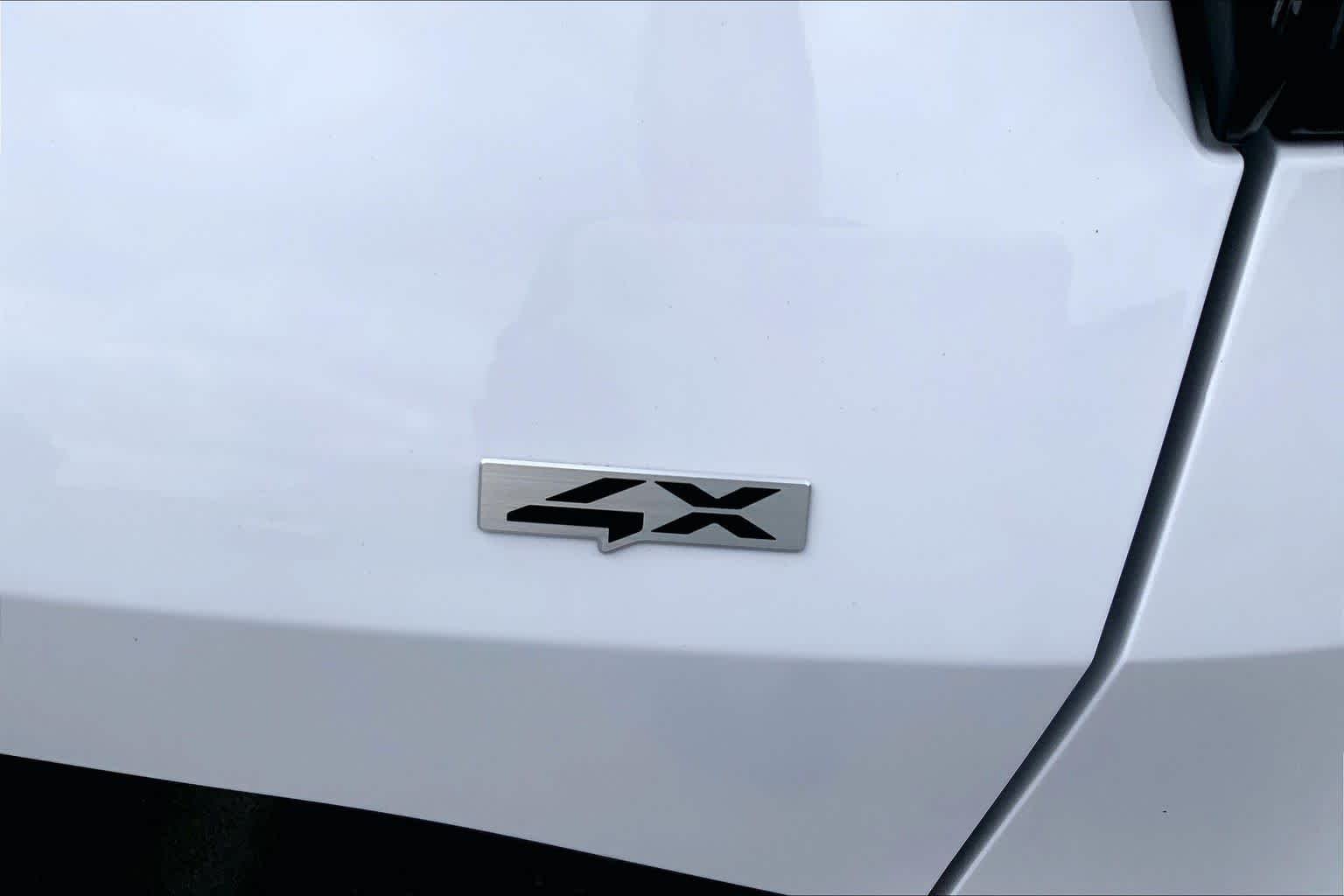 Used 2026 Glacial White Pearl Kia SX-Prestige image 35