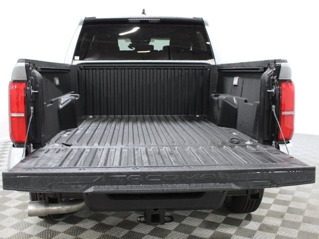 2026 Toyota Tacoma SR5 - Photo 8