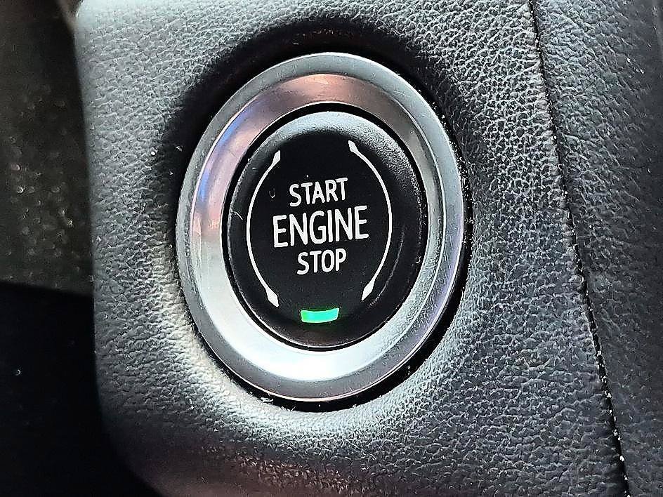 Used 2021 Summit White Chevrolet LT image 26