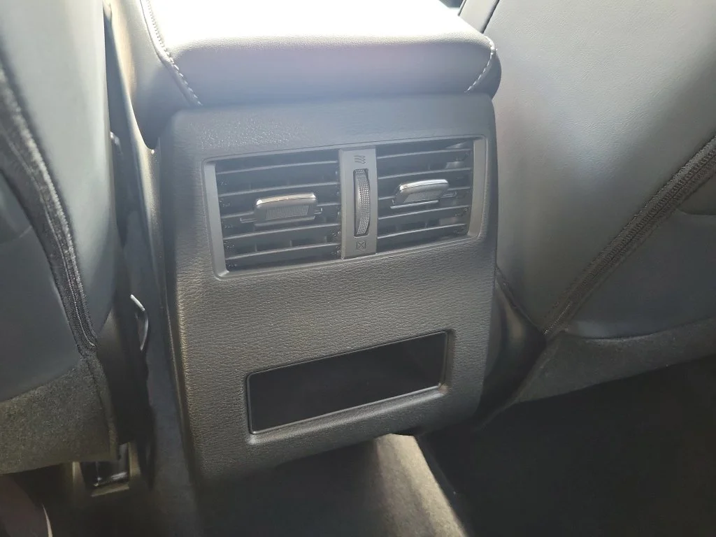 New 2026 White Mitsubishi LE 1.5T 2WD image 18