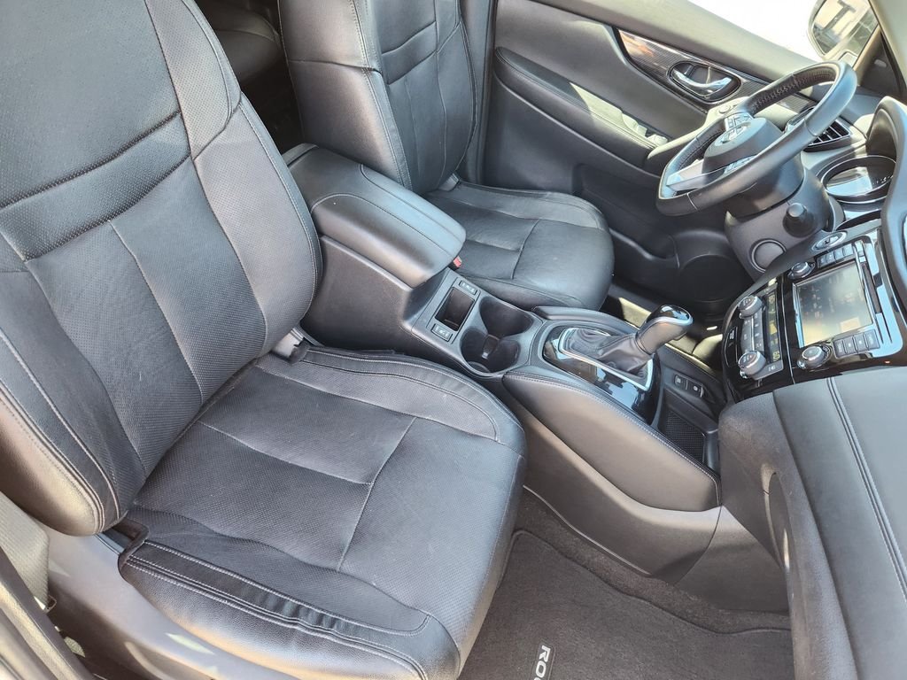 Certified Used 2020 White Nissan SL image 11
