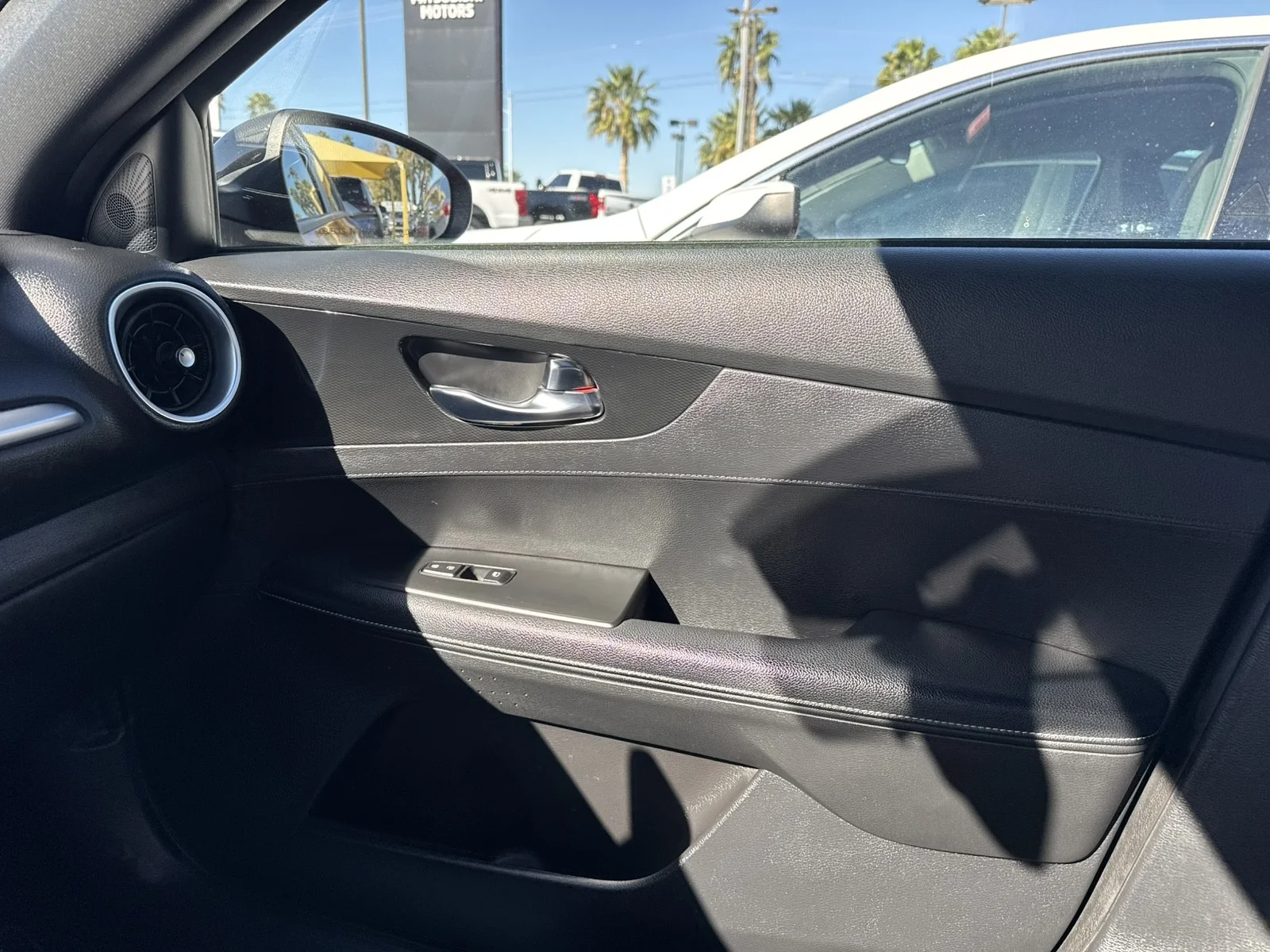 2023 Kia Forte GT-Line - Photo 12
