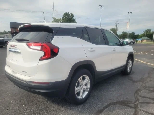 Used 2024 Summit White GMC SLE image 7