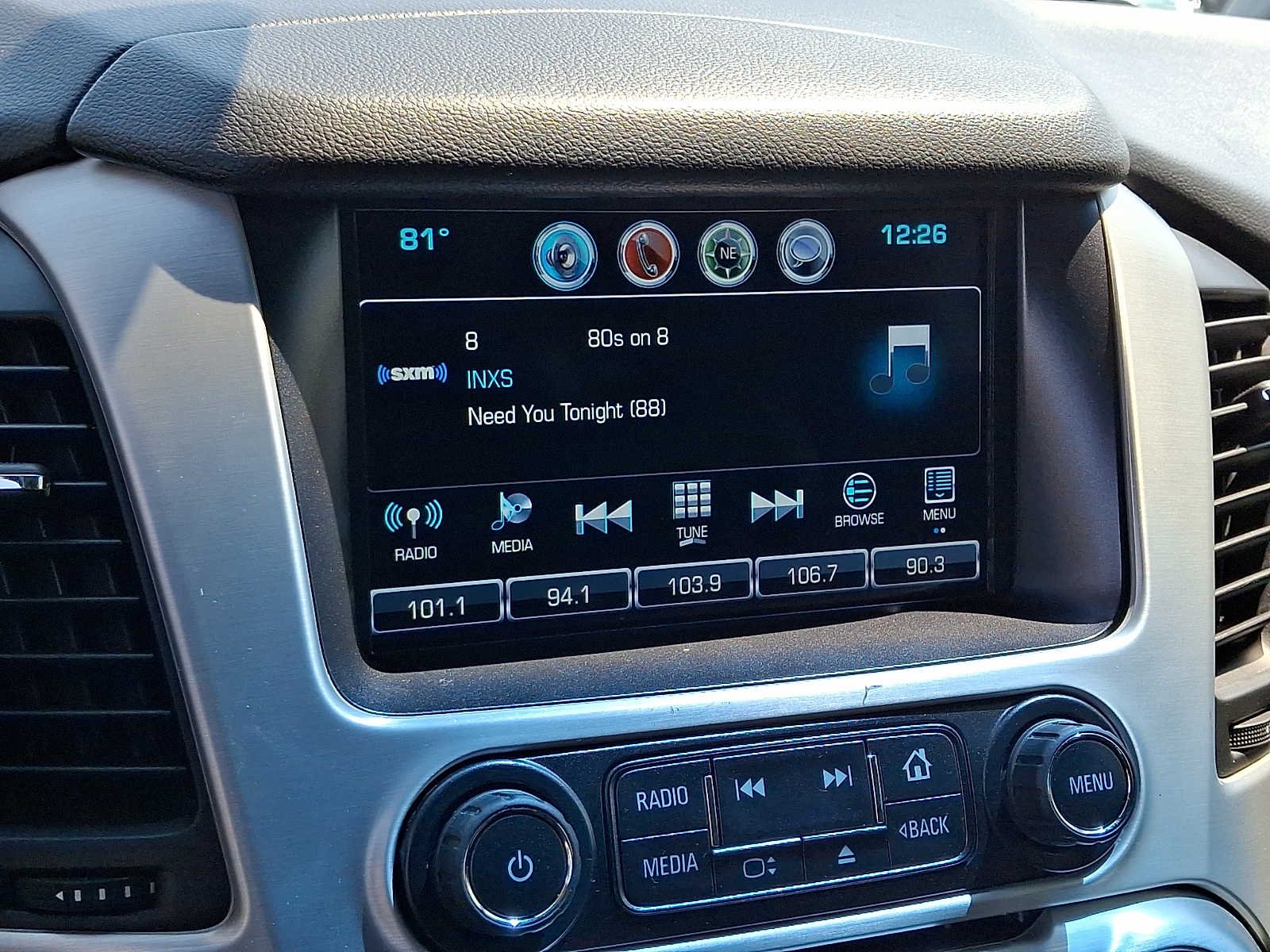 Used 2019 Summit White GMC SLE image 17