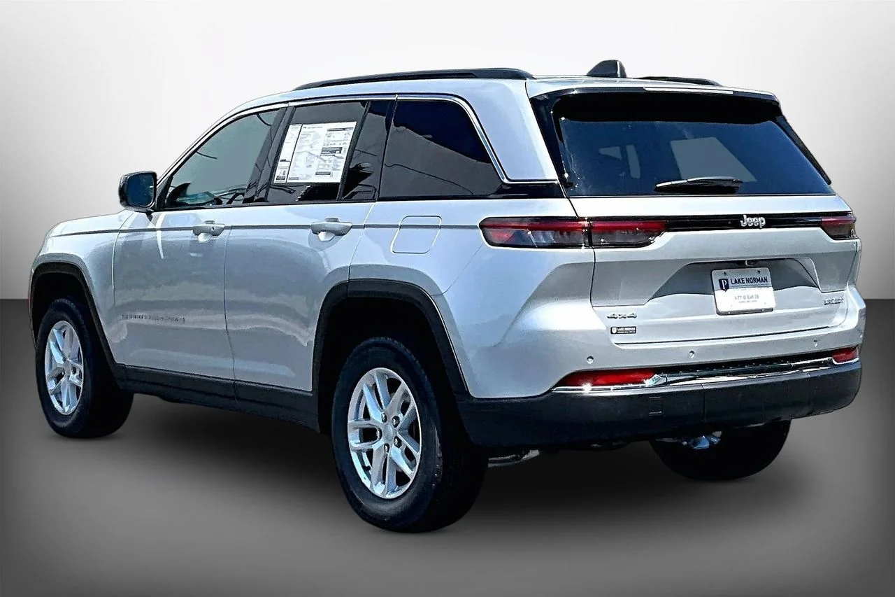 New 2026 Silver Zynith Jeep Laredo image 6