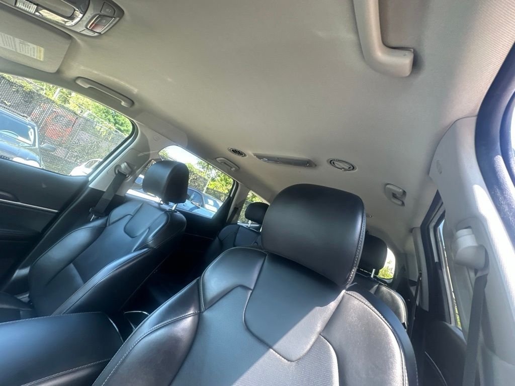 Certified Used 2024 White Kia LX image 12