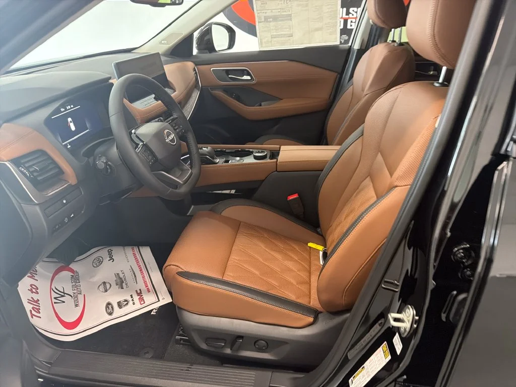 New 2026 Super Black Nissan Platinum image 8
