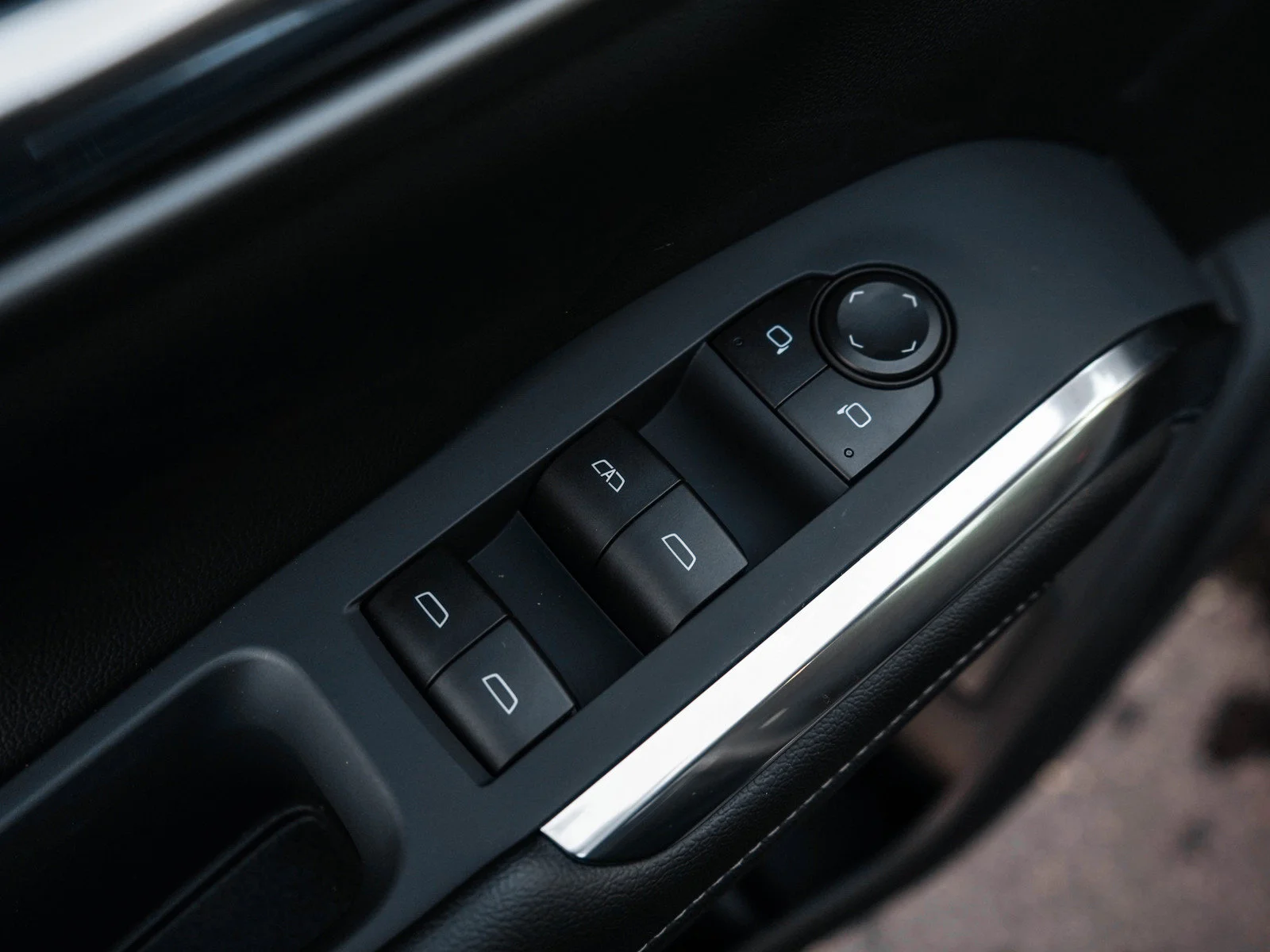 New 2026 Mosaic Black Metallic Chevrolet LT image 17