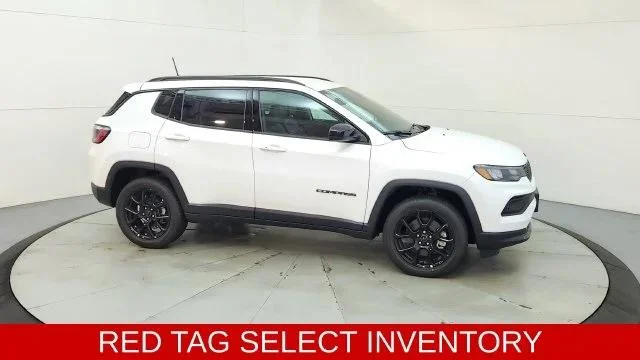 New 2026 Bright White Clear-Coat Exterior Paint Jeep Latitude image 15