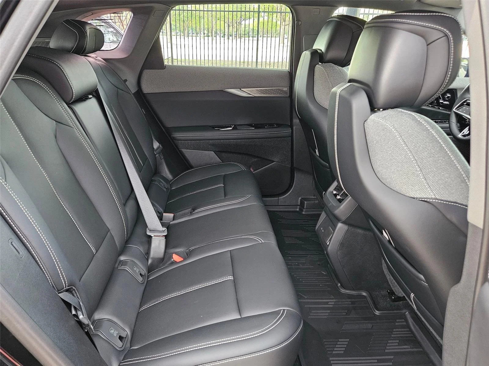 2026 Cadillac OPTIQ Sport - Photo 25
