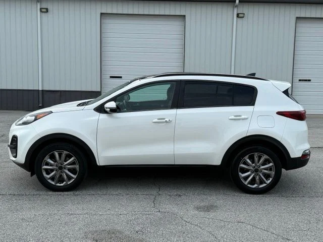 Certified Used 2022 White Kia Nightfall image 4