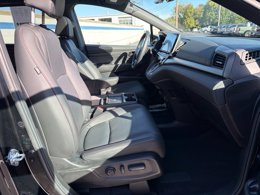 2025 Honda Odyssey Sport L - Photo 26