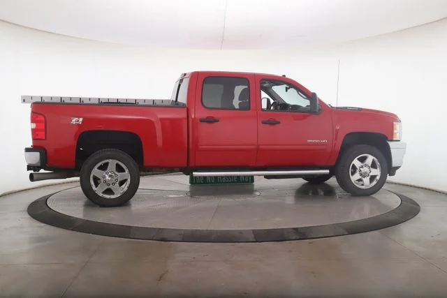 Used 2014 Red Chevrolet LT image 6