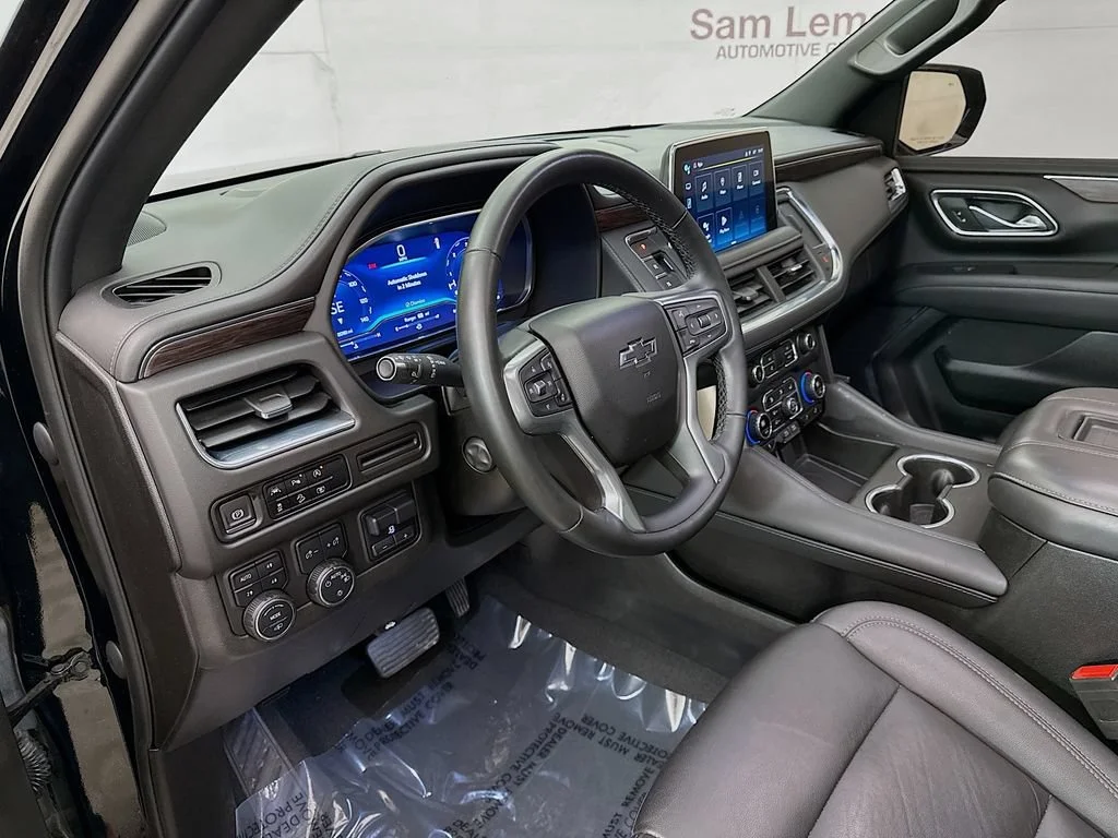 Used 2023 Black Chevrolet Z71 image 11