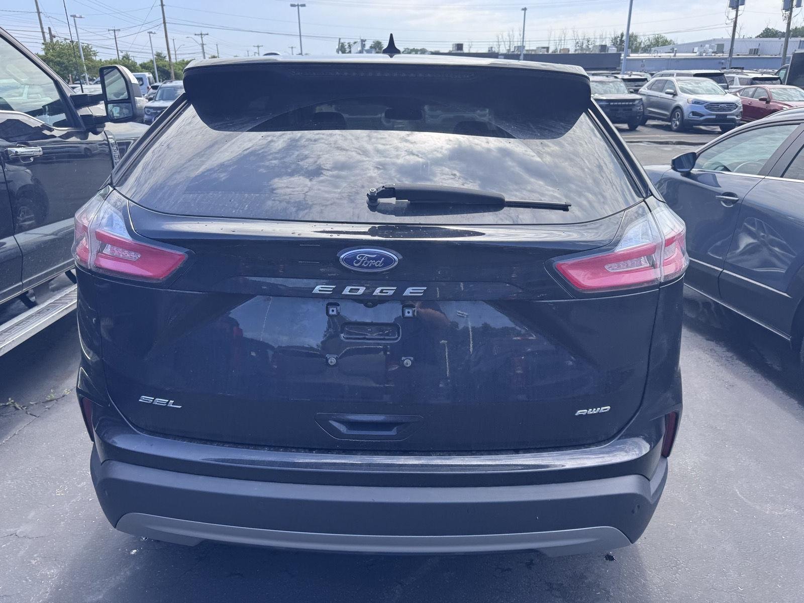 Used 2023 Agate Black Ford SEL image 5