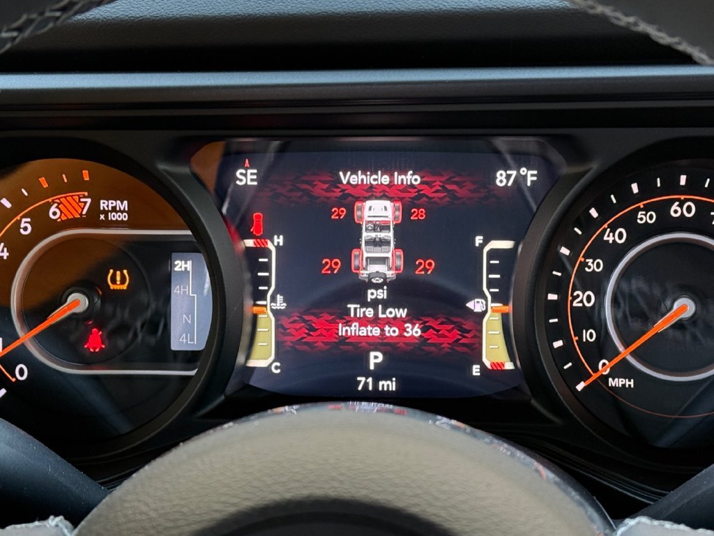 2025 Jeep Wrangler 4-Door Sahara - Photo 14