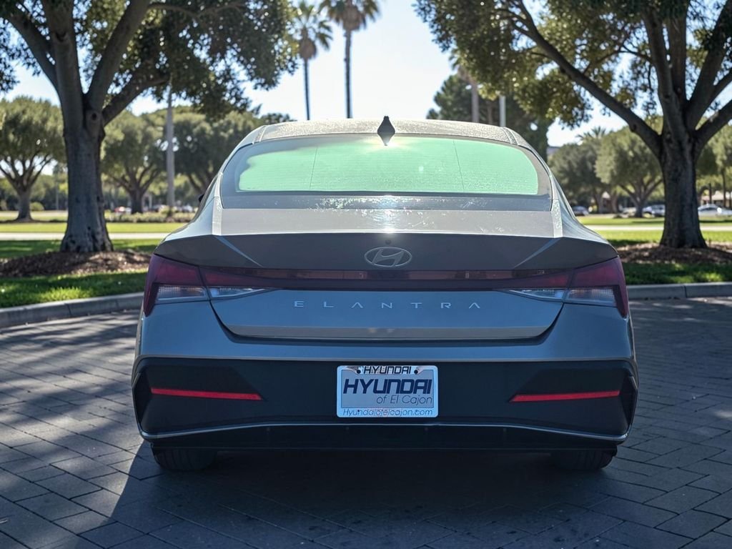 2024 Hyundai Elantra SEL - Photo 6