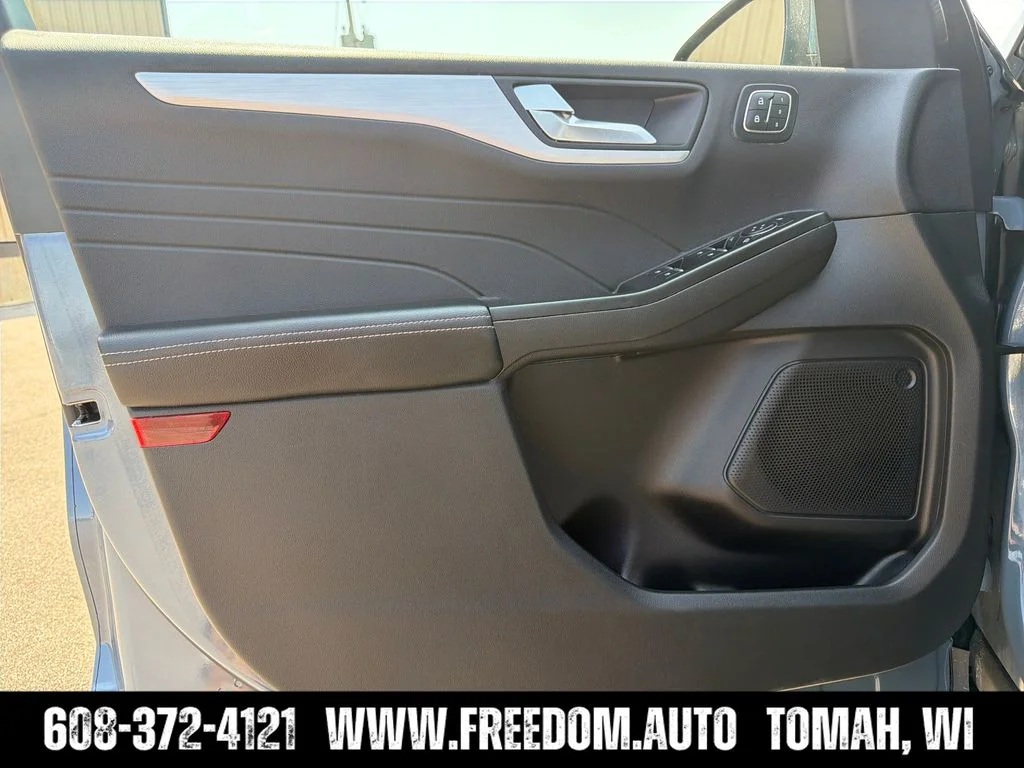 Used 2025 Black Ford Platinum image 10