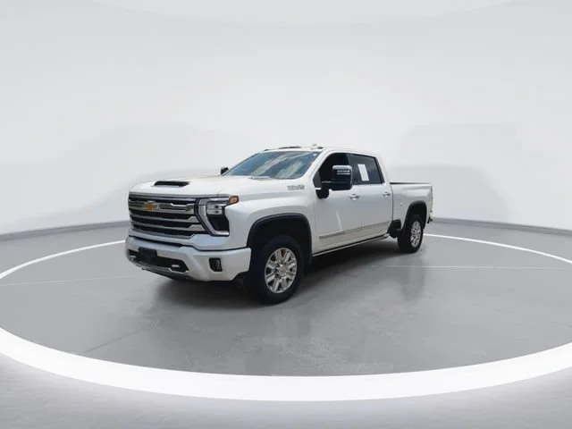 Certified Used 2025 Iridescent Pearl Tricoat Chevrolet High Country image 5