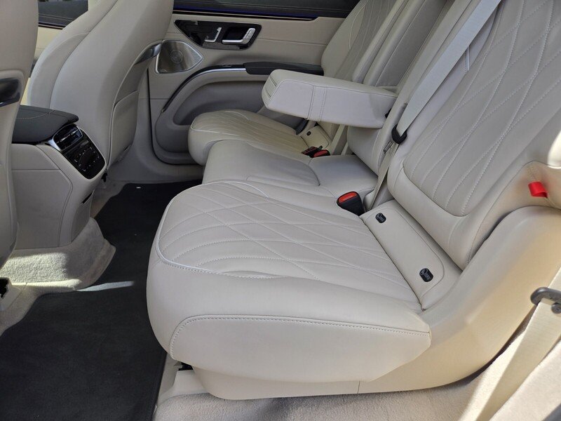 Used 2025 Selenite Gray Metallic MERCEDES-BENZ EQS 580 4MATIC® SUV image 11