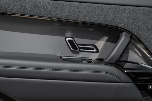 New 2026  Land Rover Dynamic SE image 55