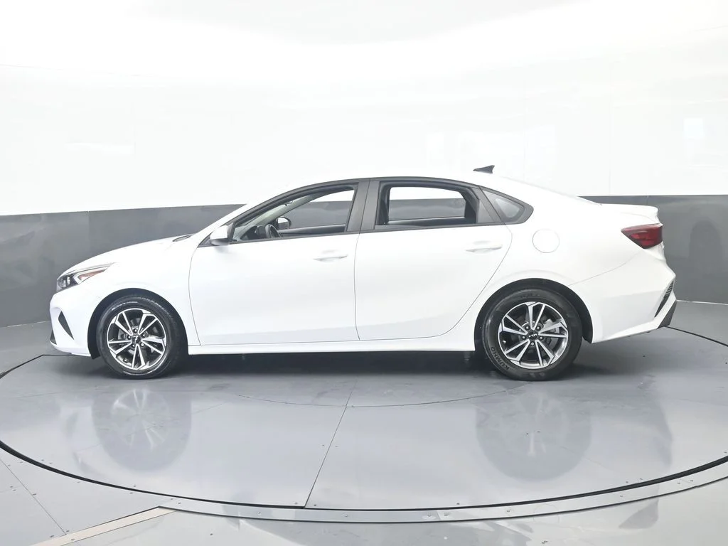 Used 2023 Snow White Pearl Kia LXS image 2