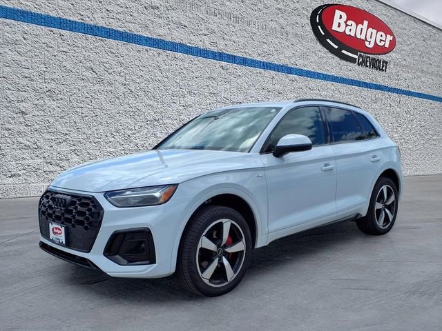 2024 Audi Q5 45 Premium Plus's photo