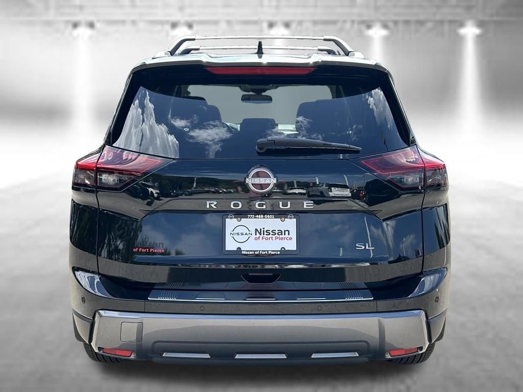 Used 2025 Black Nissan SL image 8