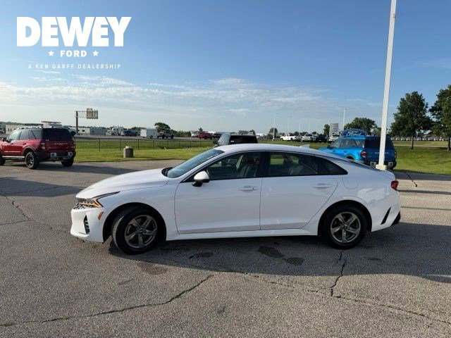 Used 2022 Glacial White Pearl Kia LXS image 6