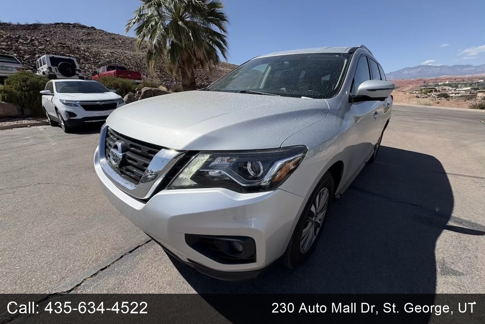 2019 Nissan Pathfinder SL 2WD's photo