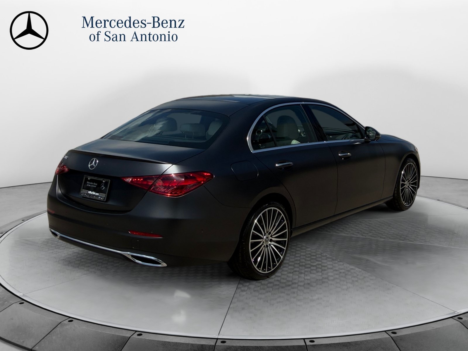 New 2026 MANUFAKTUR exclusive graphite grey magno Mercedes-Benz C 300 image 7