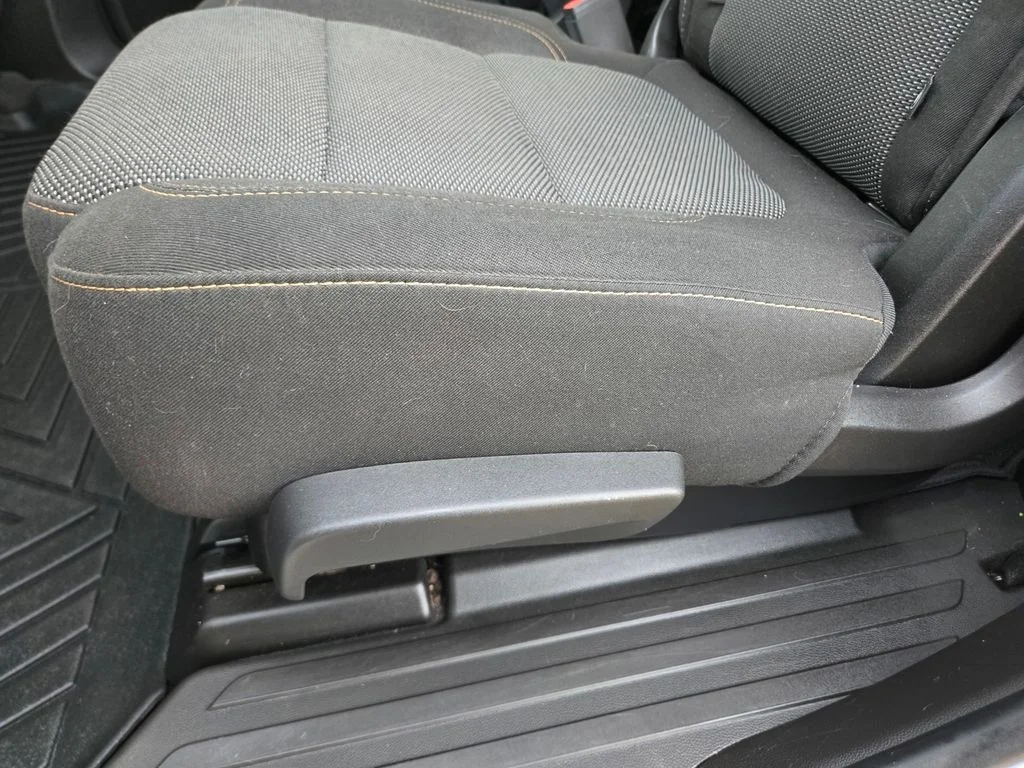 Used 2019 White Chevrolet LT AWD image 31