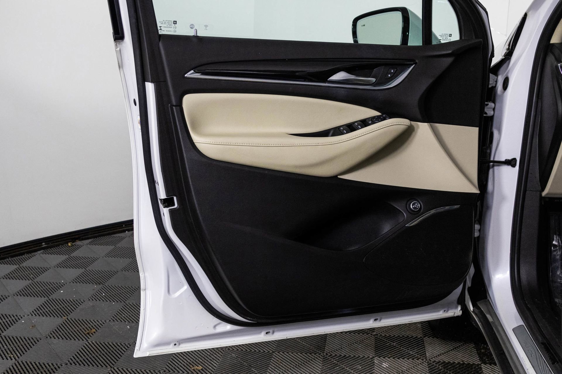 2023 BUICK ENCLAVE - Image 33