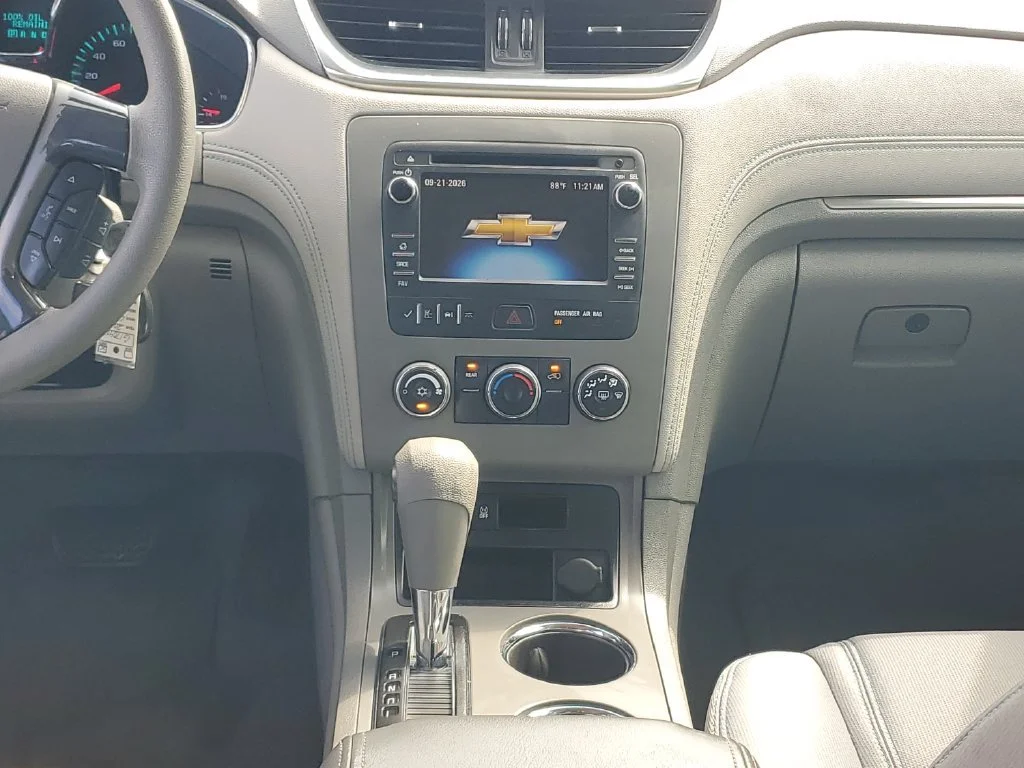 Used 2013 White Chevrolet LS image 15