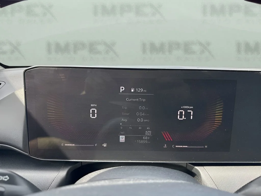 Used 2025 White Kia LXS image 19