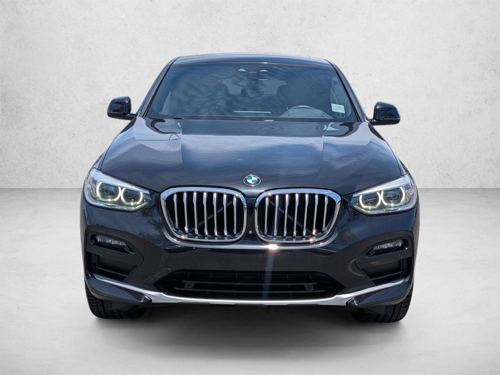 Used 2021 Black Sapphire Metallic BMW xDrive30i image 2