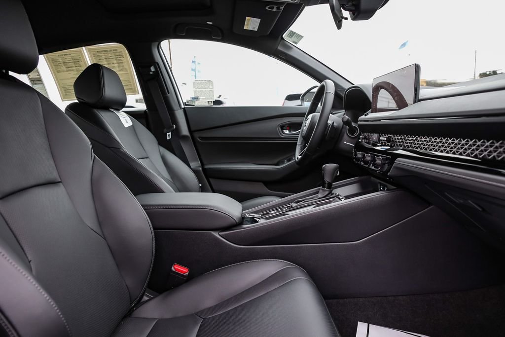 New 2025 Urban Gray Pearl Honda Sport-L image 19