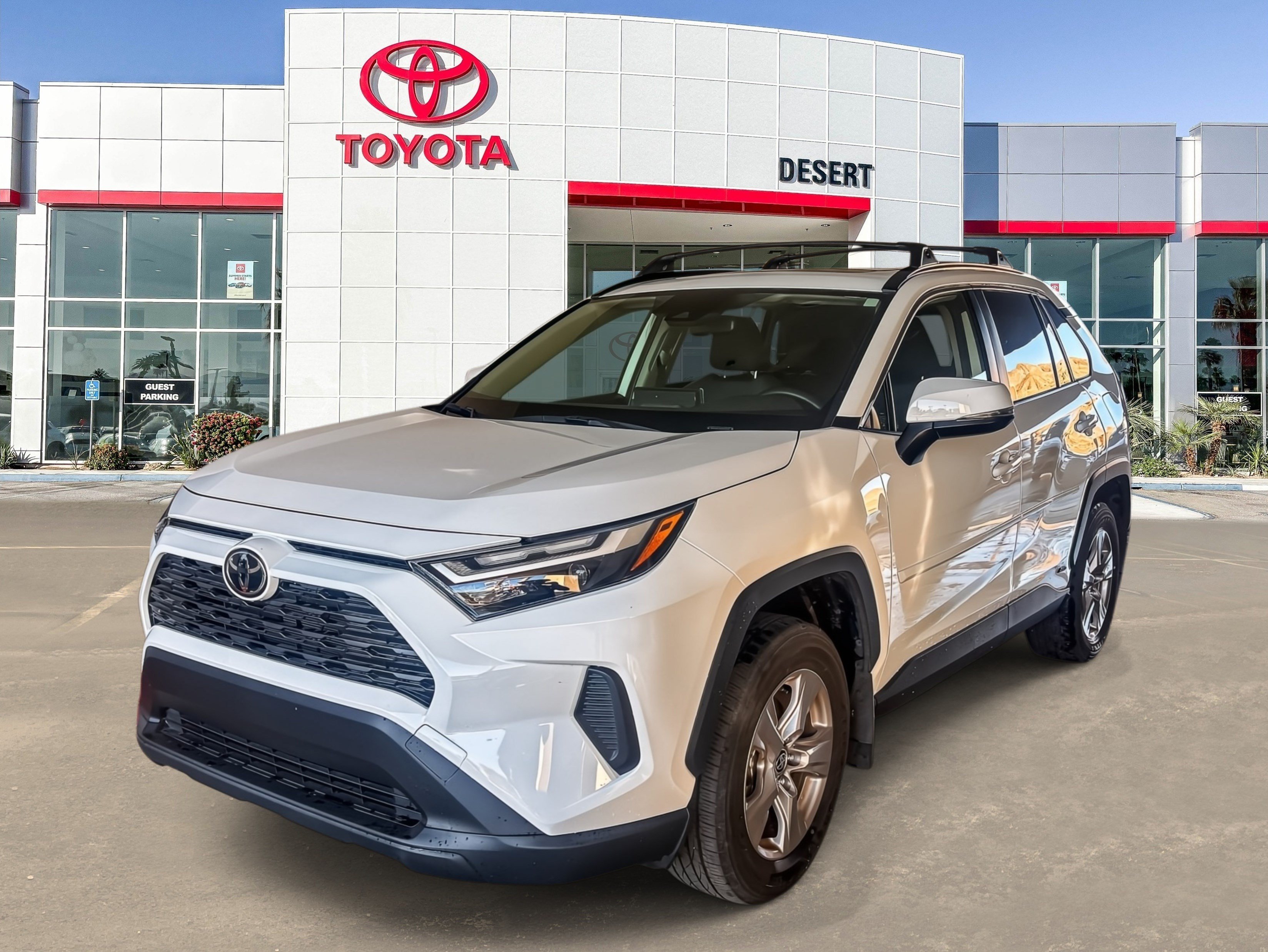 Used 2025 Ice Cap Toyota Hybrid XLE image 3