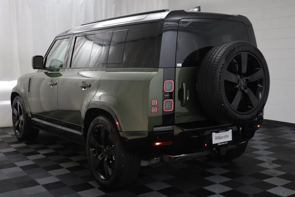 Certified Used 2026 Green Land Rover X-Dynamic SE image 15