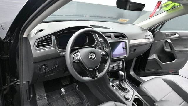 Used 2021 Black Volkswagen 2.0T SE image 27