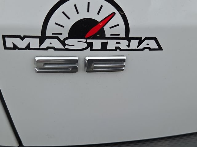 Used 2021 Oxford White Ford SE image 5