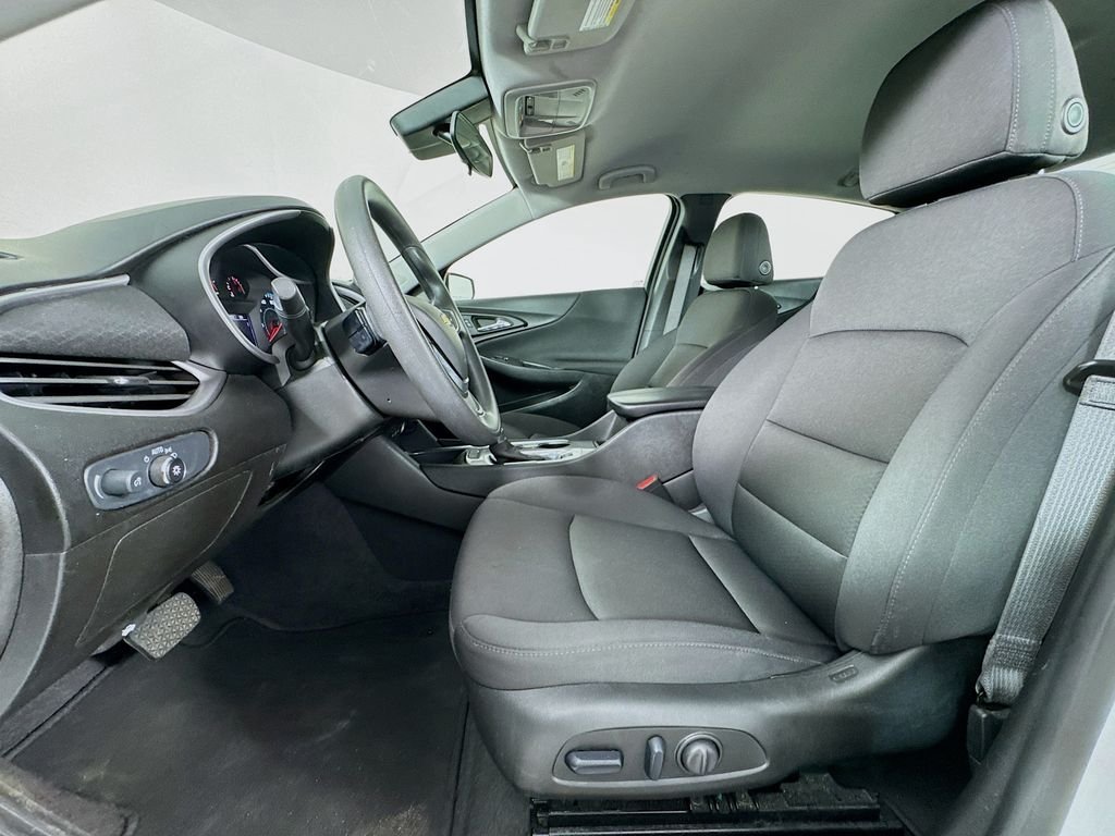 Used 2024 Summit White Chevrolet LT image 25