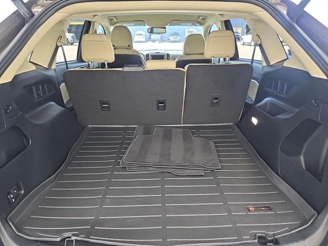 Used 2019 Gray Ford SEL image 8