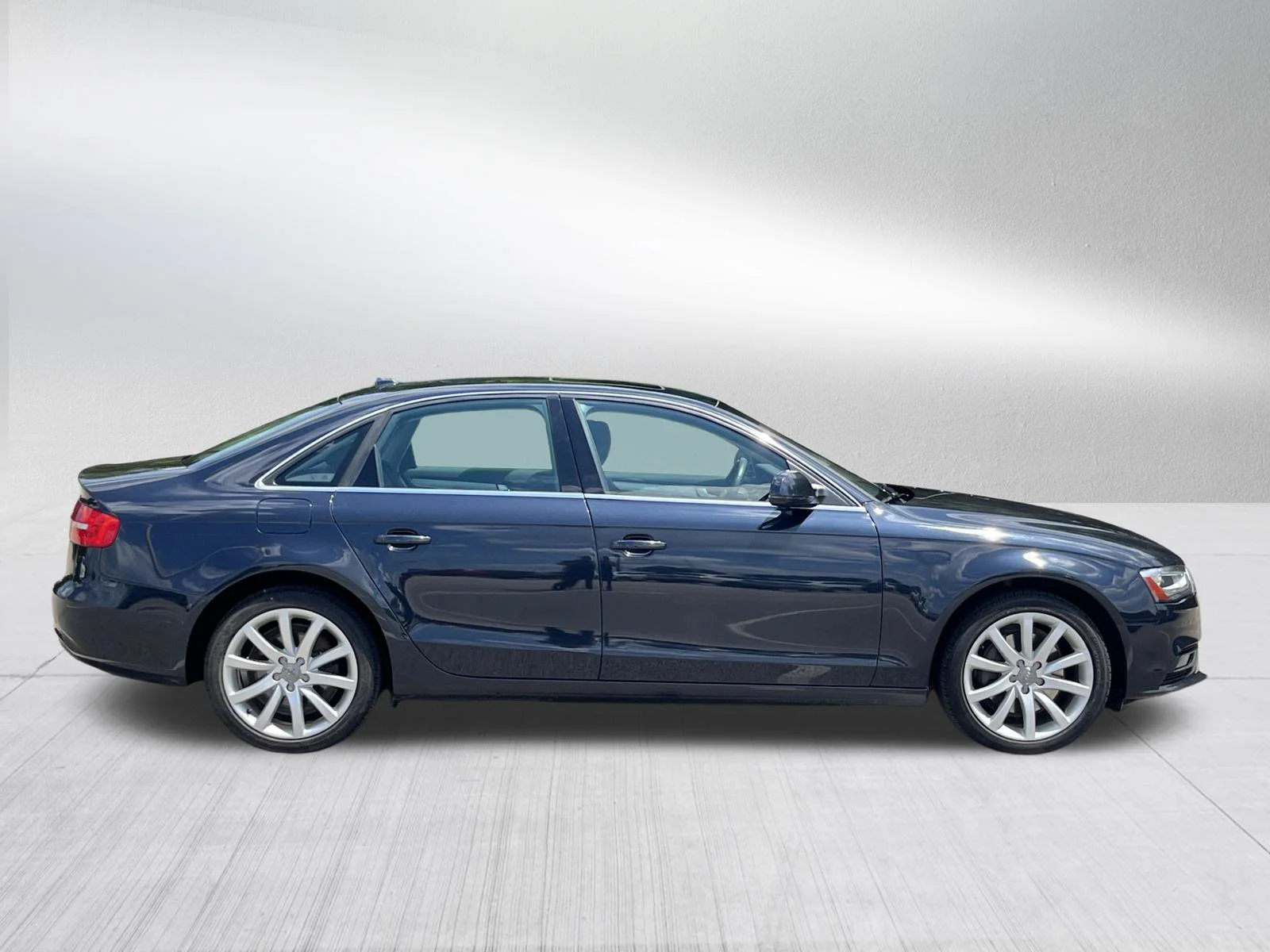Used 2013 Moonlight Blue Pearl Audi Premium Plus image 8