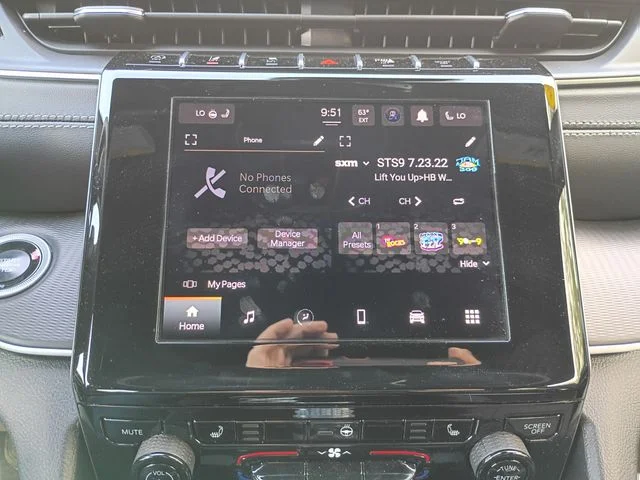 Used 2025 Silver Jeep Laredo X image 13