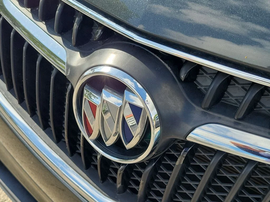 Used 2018 Gray Buick Preferred image 10