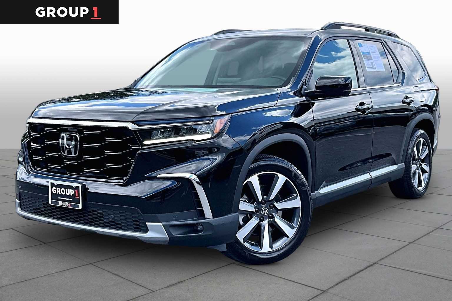 2025 Honda Pilot Touring AWD's photo