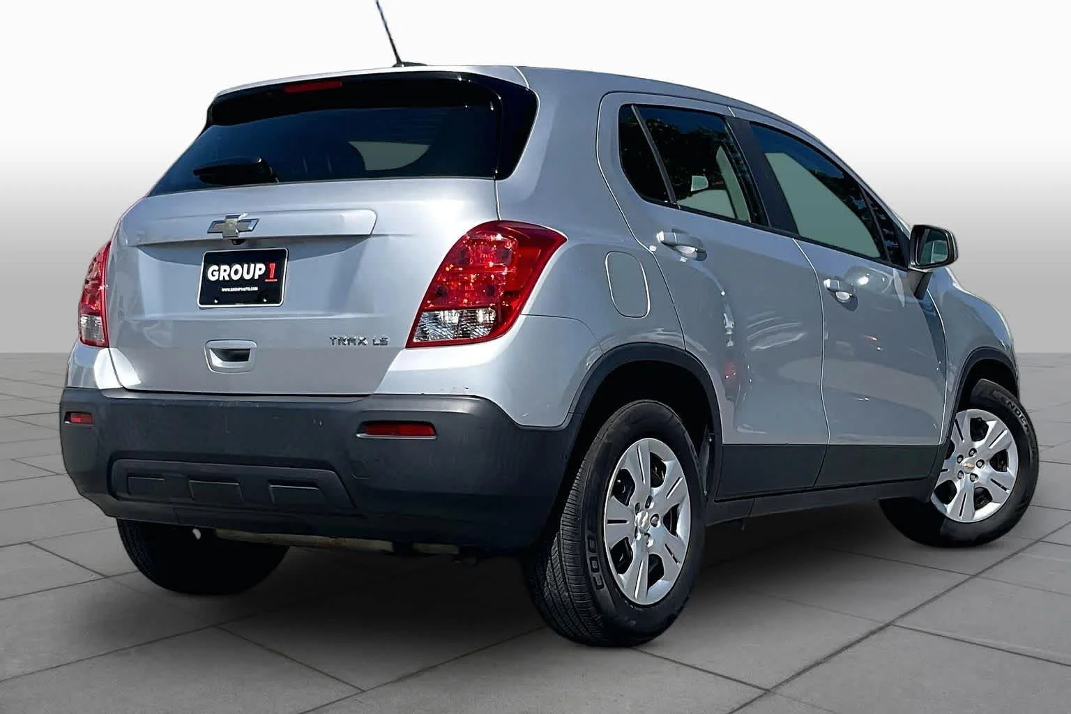 Used 2016 Silver Ice Metallic Chevrolet LS image 11