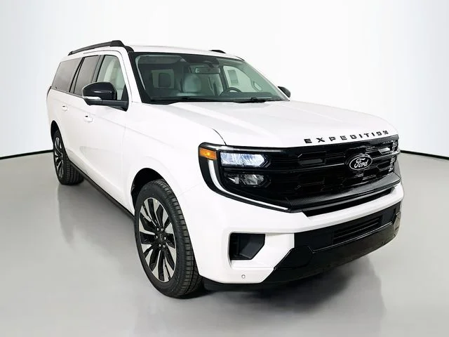 New 2027 Star White Metallic Tri-Coat Ford Platinum image 1