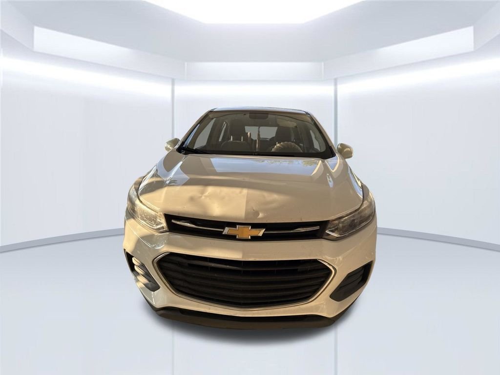 Used 2018 Chevrolet Trax LS with VIN 3GNCJKSB8JL262512 for sale in Foley, AL